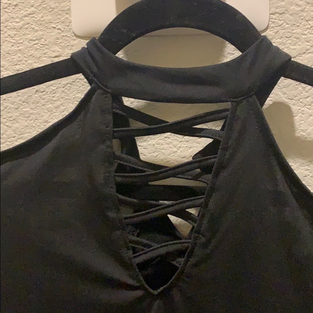 Cold shoulder top - Picture 2 of 3